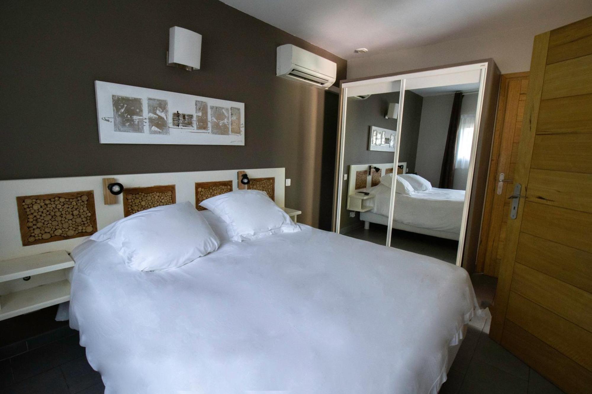 Athena Motel Saint Aygulf Exteriér fotografie