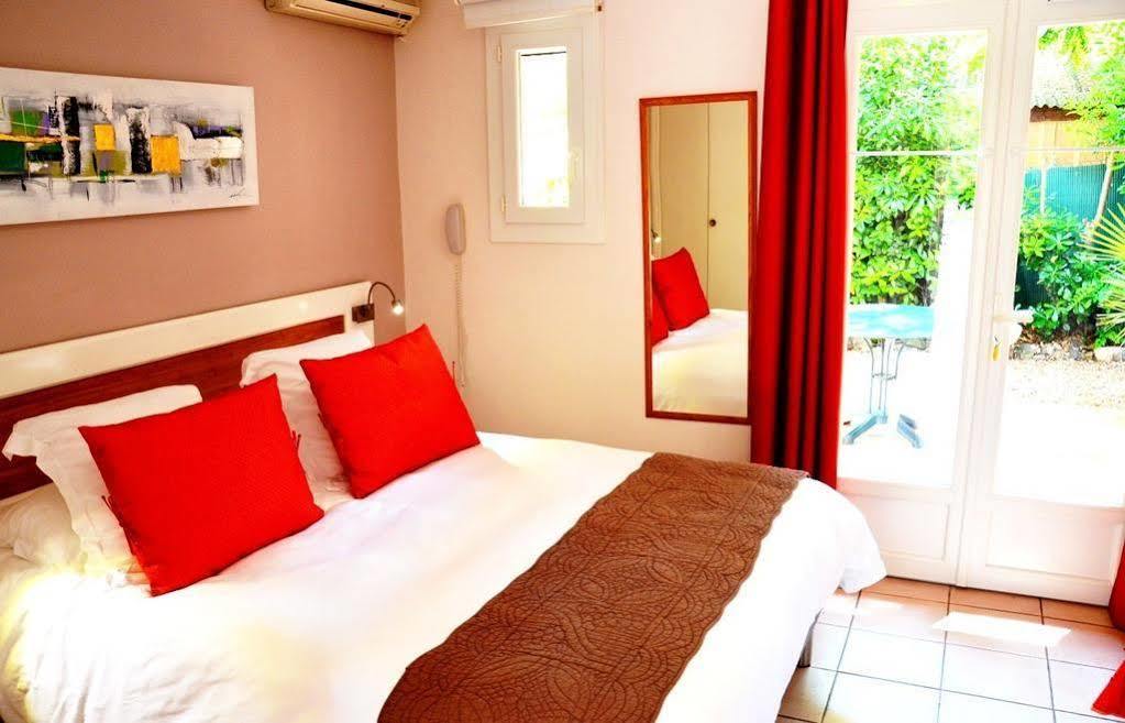 Athena Motel Saint Aygulf Exteriér fotografie